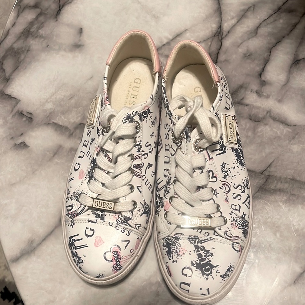Guess tennis shoes